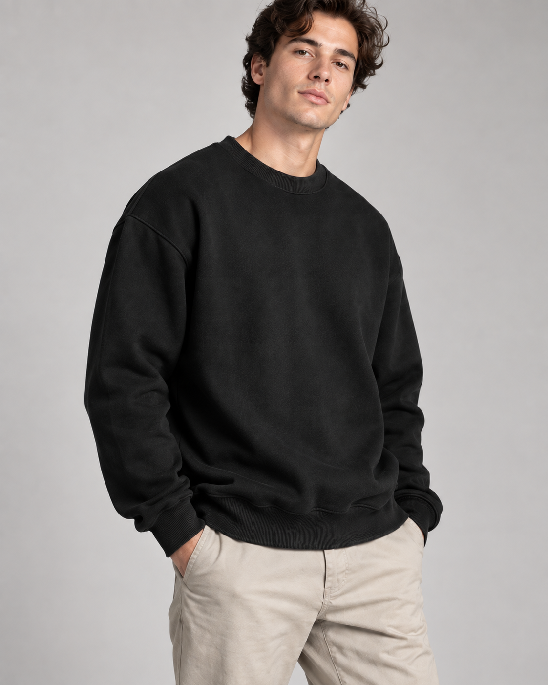 Black solid crewneck sweatshirt, 300 GSM fleece | Noir & Lin