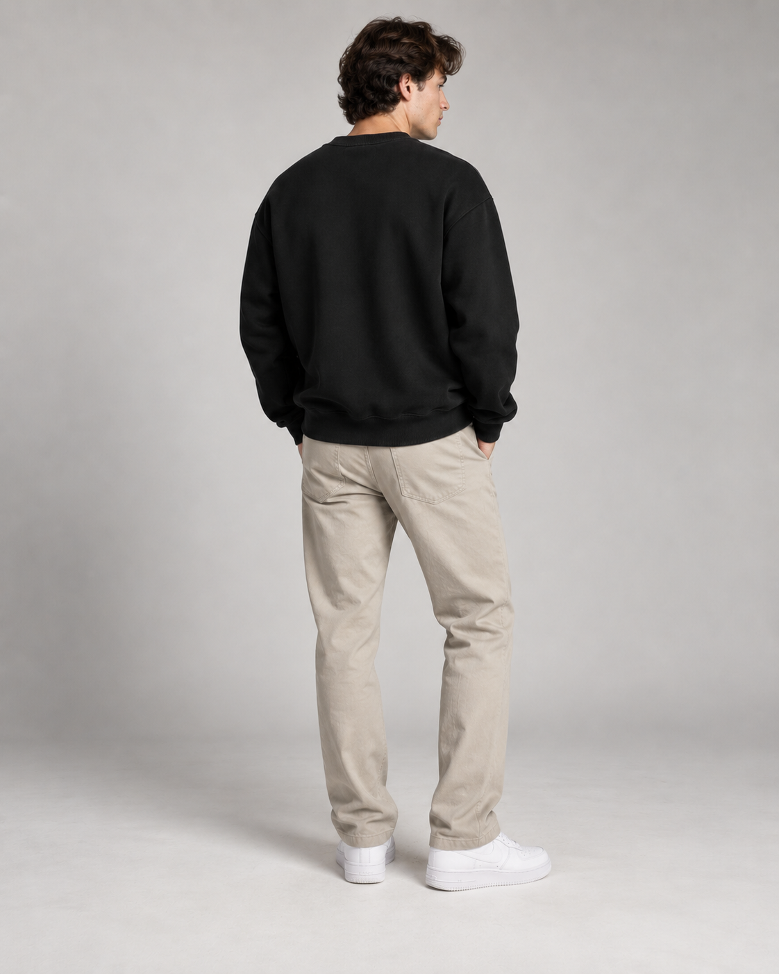 Solid crewneck sweatshirt, 300 GSM fleece, view 2 | Noir & Lin
